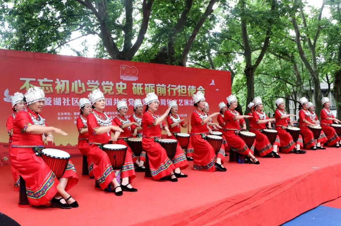 区科协:锚定目标勇担当 笃行实干开新局